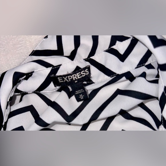 Express Black & White Long Sleeve Size Medium - Picture 7 of 7